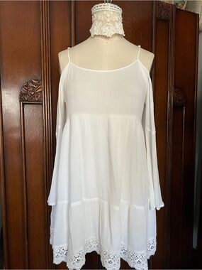 Chloe K White Cold-Shoulder Crochet Hem Mini Dress/Top